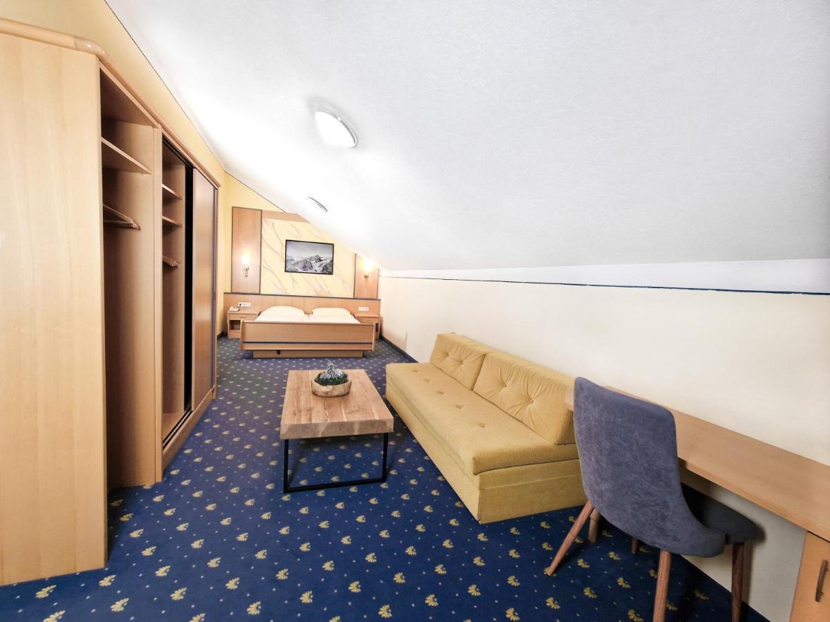 Hotel Laerchenhof เคาเนอร์ทาล ภายนอก รูปภาพ