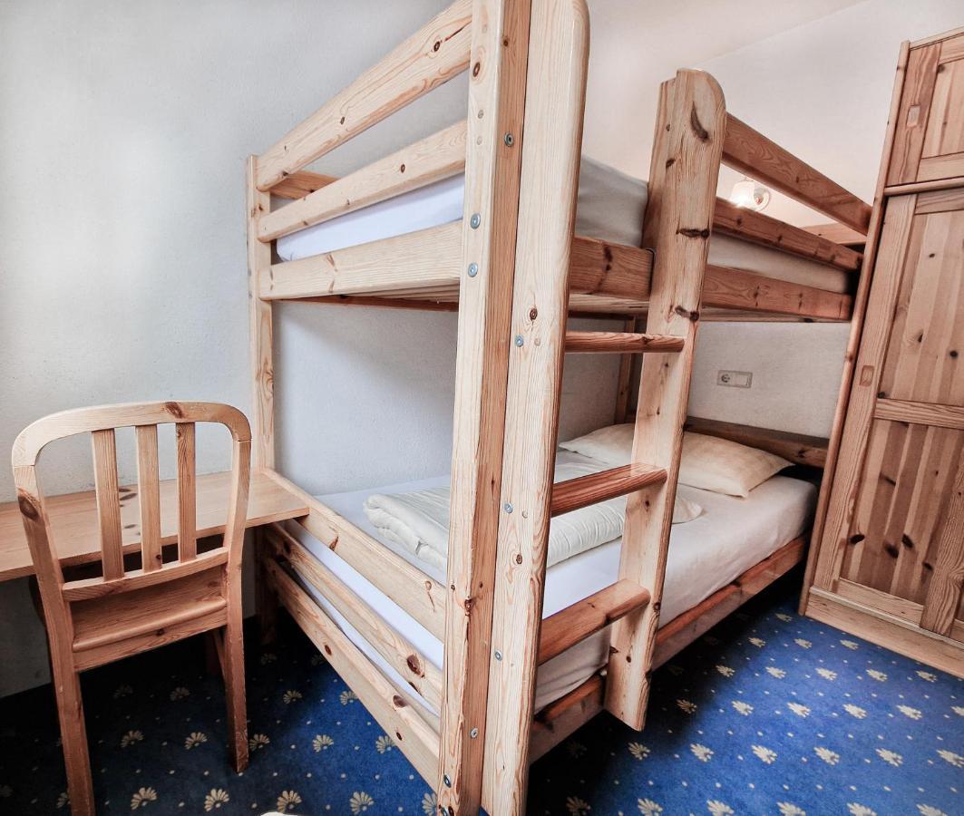 Hotel Laerchenhof เคาเนอร์ทาล ภายนอก รูปภาพ