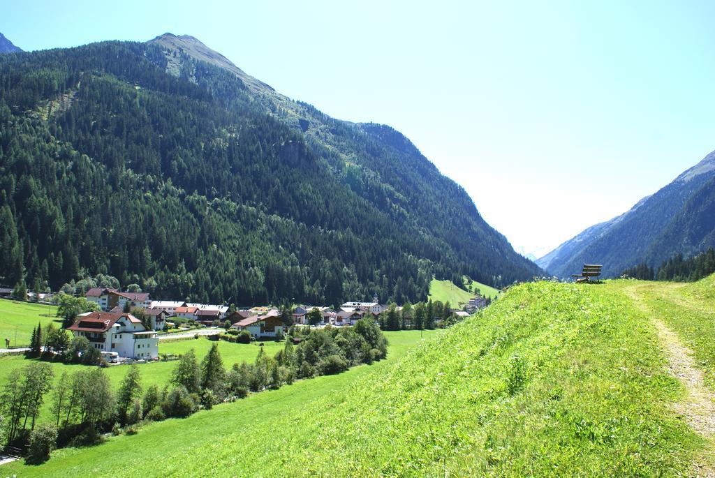 Hotel Laerchenhof เคาเนอร์ทาล ภายนอก รูปภาพ